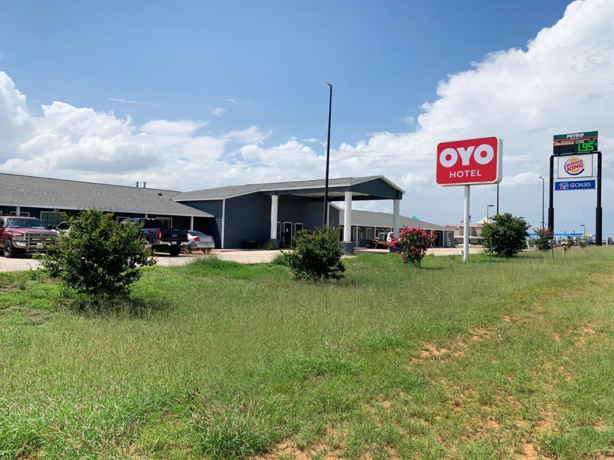 Oyo Hotel Pearsall I-35 West Eksteriør bilde