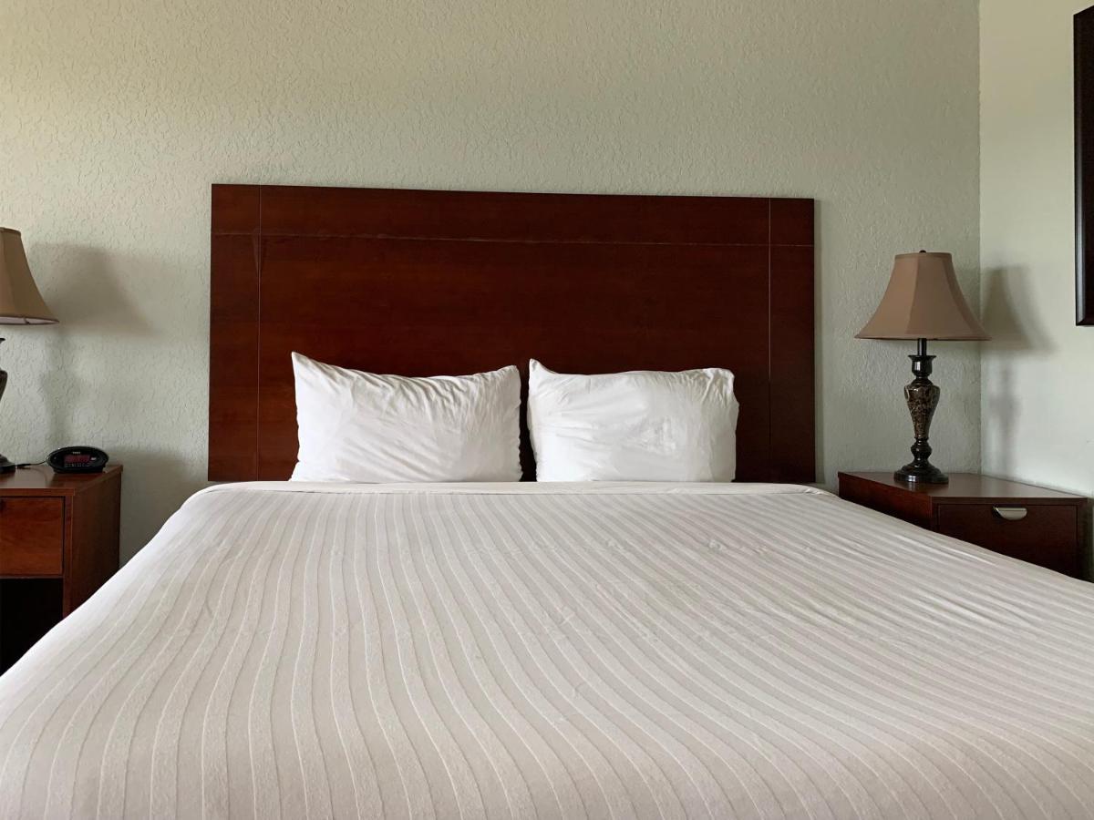 Oyo Hotel Pearsall I-35 West Eksteriør bilde