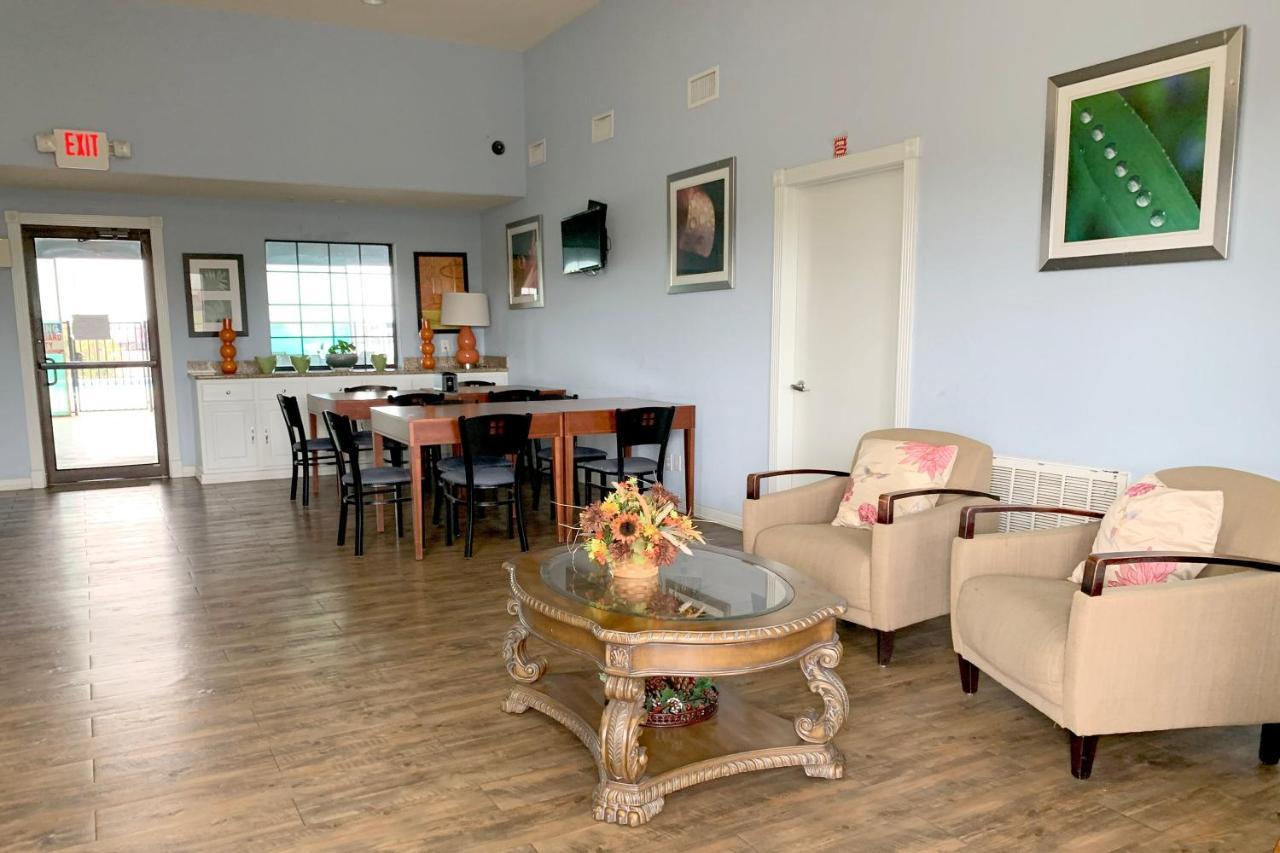 Oyo Hotel Pearsall I-35 West Eksteriør bilde