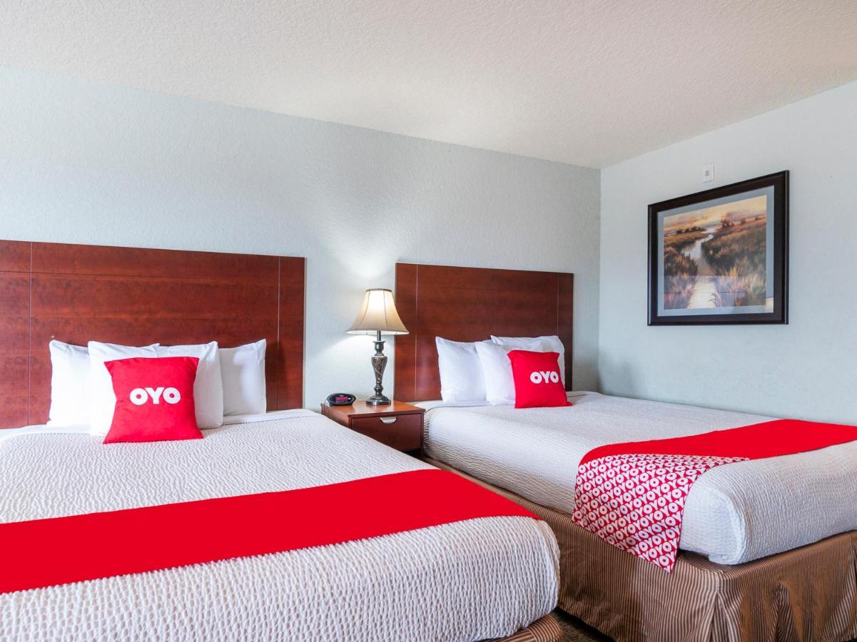 Oyo Hotel Pearsall I-35 West Eksteriør bilde