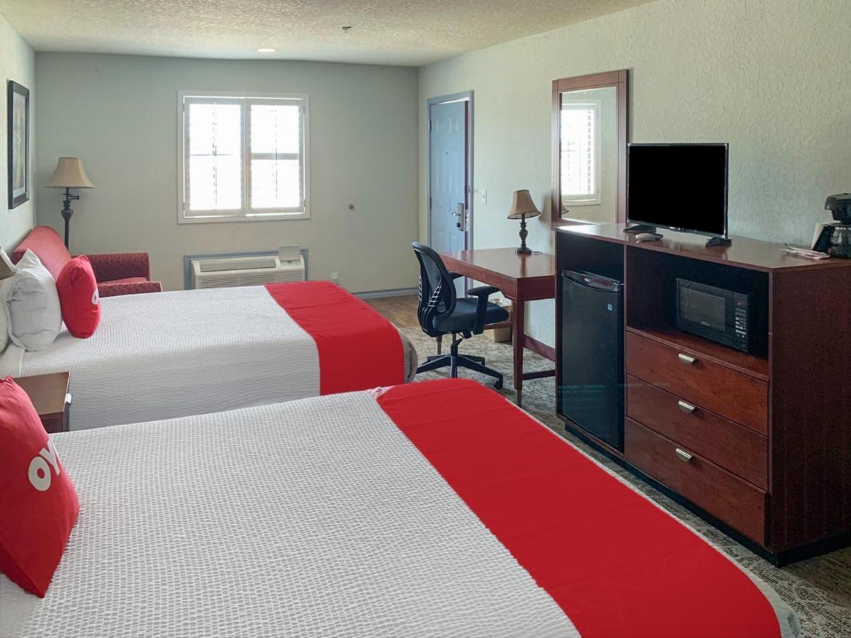 Oyo Hotel Pearsall I-35 West Eksteriør bilde